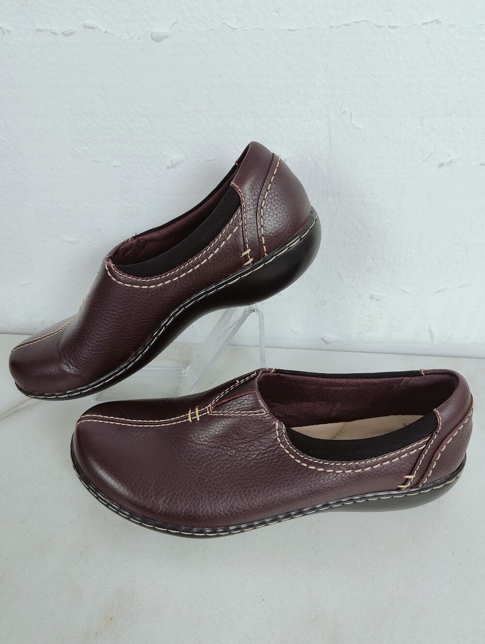EUC Clarks Ashland Joy Slip-On Loafers Burgundy Redwood Leather, Sz 7